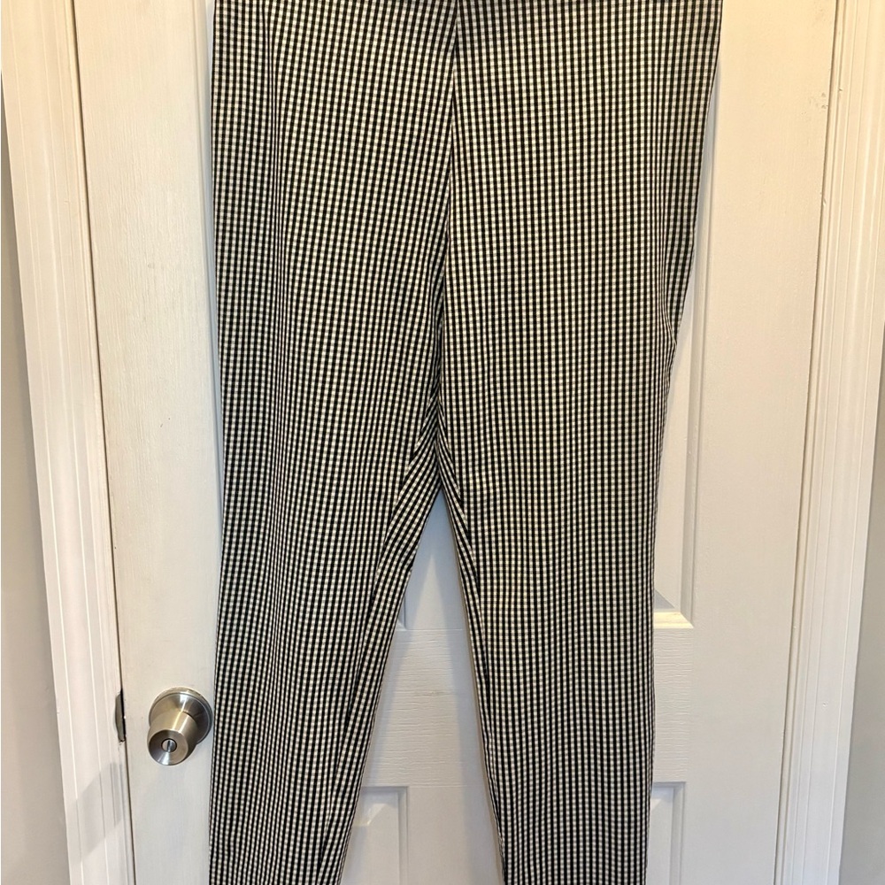 Black & White Gingam Patterned Capri Pants